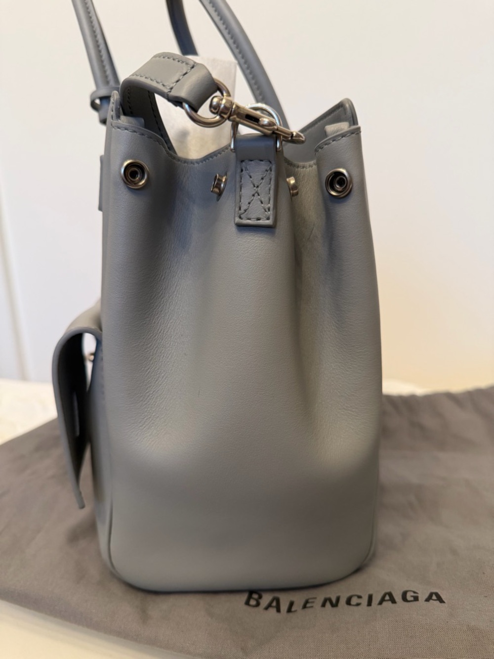 Balenciaga BEL AIR CARRY ALL BAG SMALL IN CLOUD GREY - Picture 10 of 16